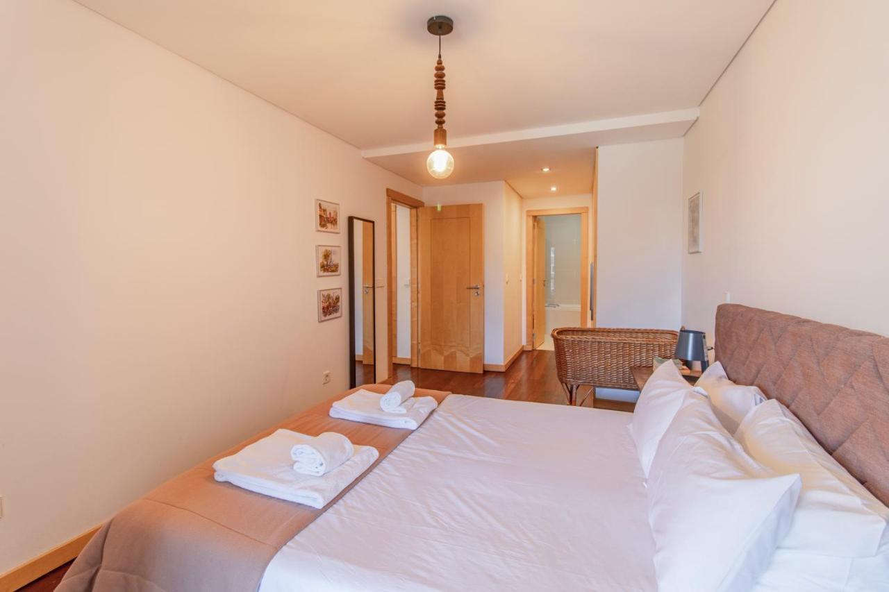 D Joao Iv With Terrace By Lovelystay Apartment *