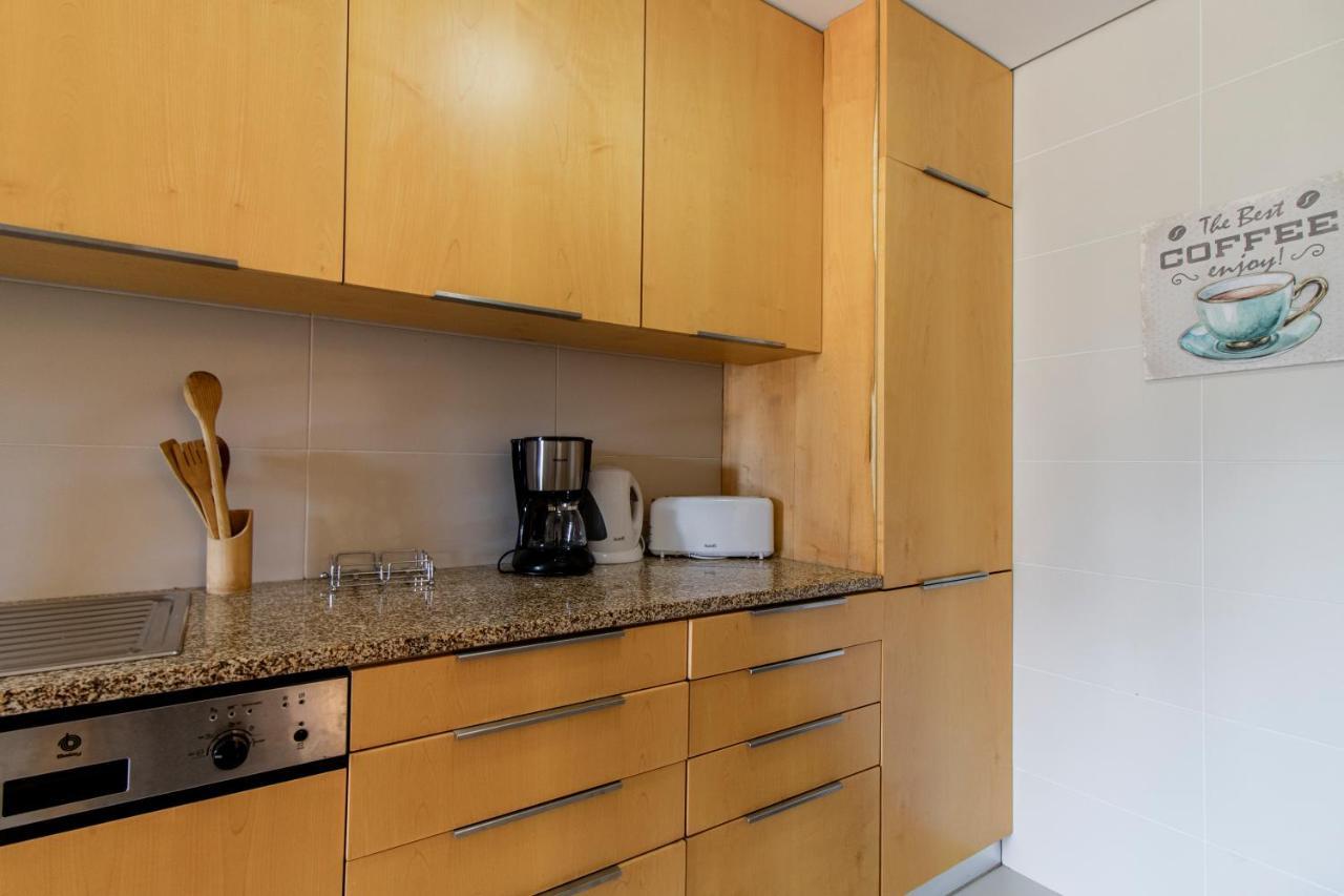 D Joao Iv With Terrace By Lovelystay Apartment